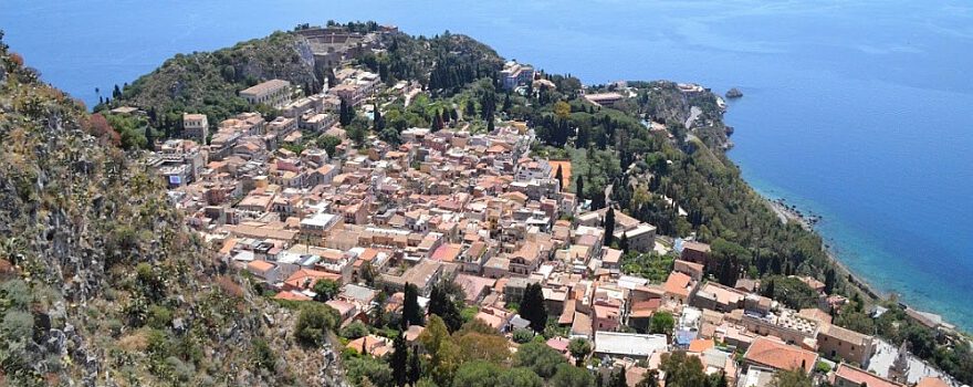 Taormina von oben. Bild Alwin Pelzer