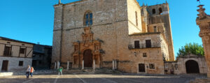 Plaza Mayor mit Kollegiatkirche - Foto Wolfgang Schumacher für Reisefreaks Reisemagazin