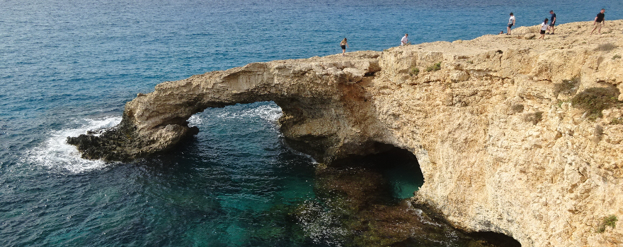 Zypern: wenn zum Abschied die Erde grollt und die Orangen fallen